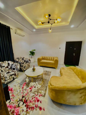 Fully furnished 3bedroom apartment